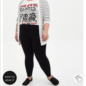 Size 3 Torrid pointe leggings. Never worn with tags